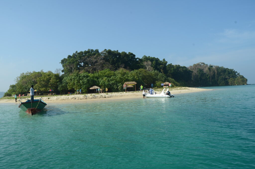 Jolly bouy island image